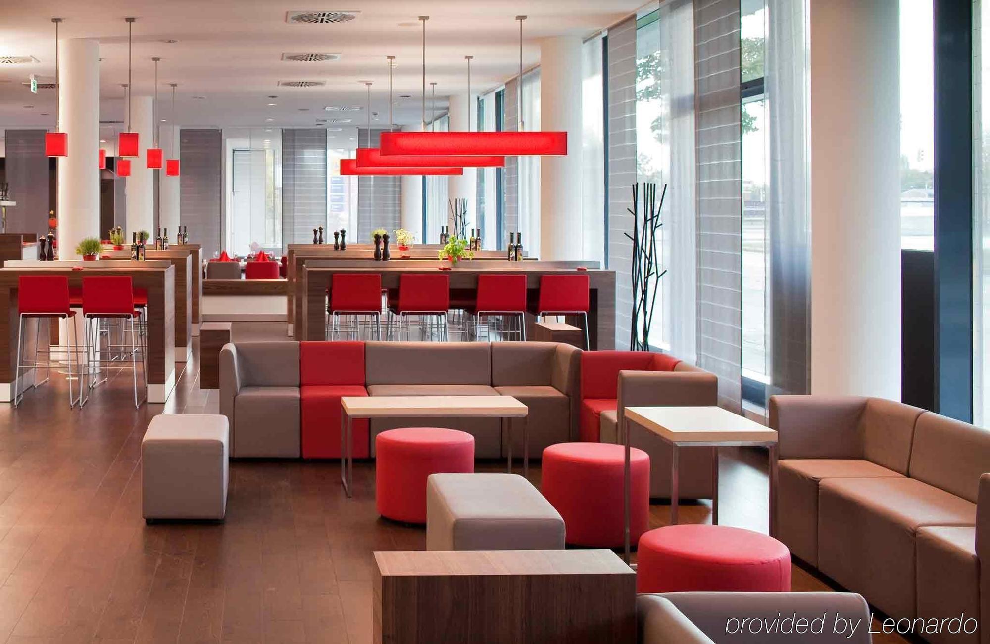 Hotel Ibis West 3*